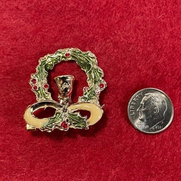 Vintage Christmas Wreath Bow & Swinging Bell Brooch Lapel Pin - Picture 3 of 4